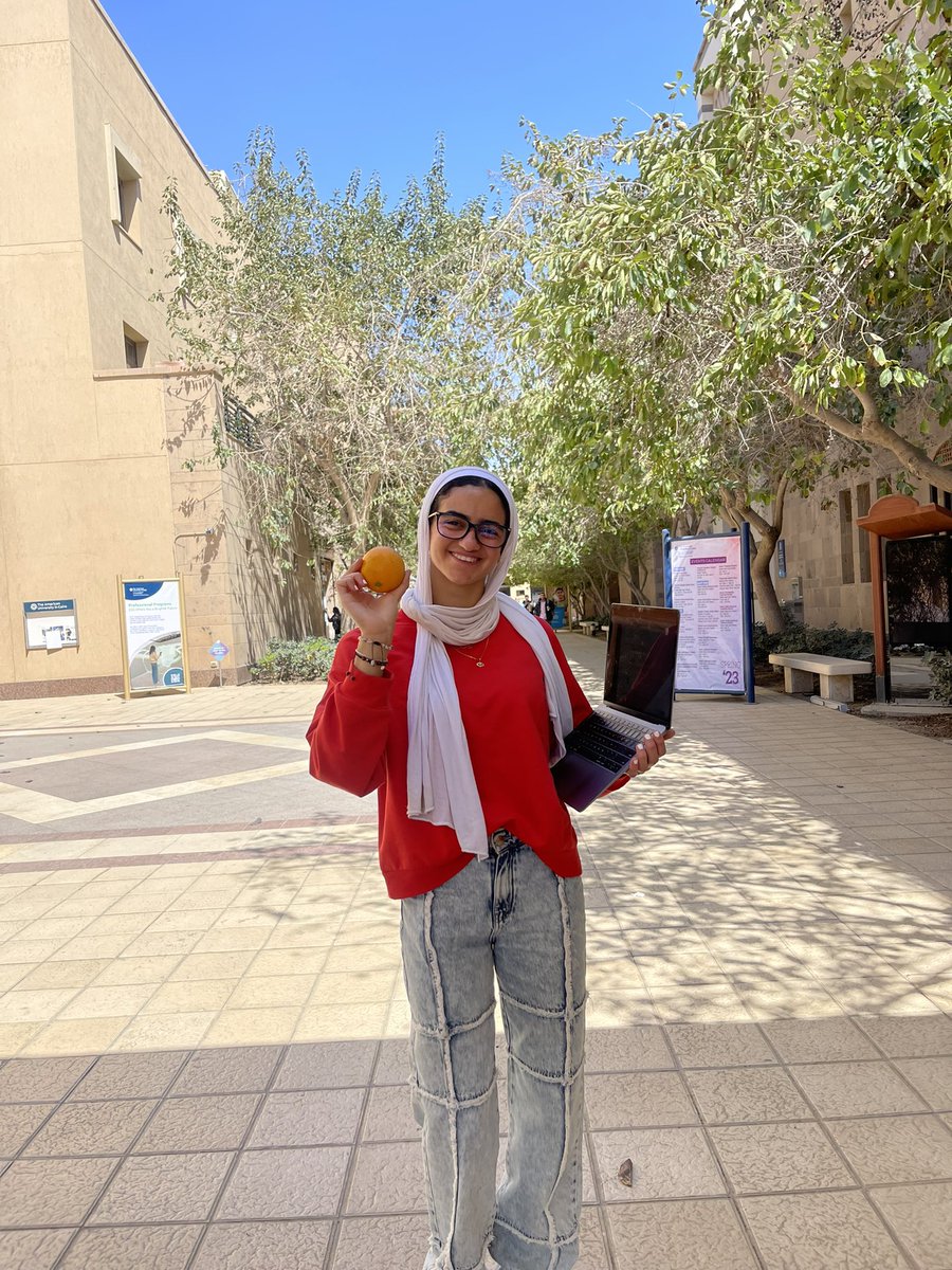 Mernaatefff's tweet image. Did you know that the university distributes oranges at 10:00 am from Sundays to Thursdays?
#JRMC2202 #JRLweb