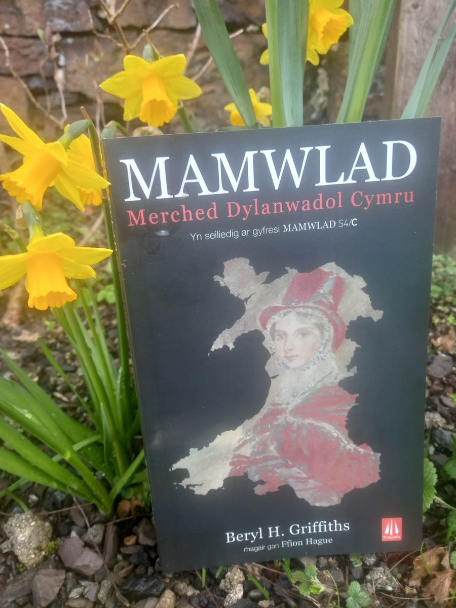 Diwrnod Rhyngwladol y Merched! 

Mae hanes llu o feched blaengar Cymru yn y gyfrol Mamwlad, yn seiliedig ar y gyfres boblogaidd ar S4C. 

Ar gael yn eich siop lyfrau lleol neu ar ein gwefan!

#DiwrnodRhyngwladolyMerched #DiwrnodRhyngwladolyMenywod #GwasgCarregGwalch #IWD23