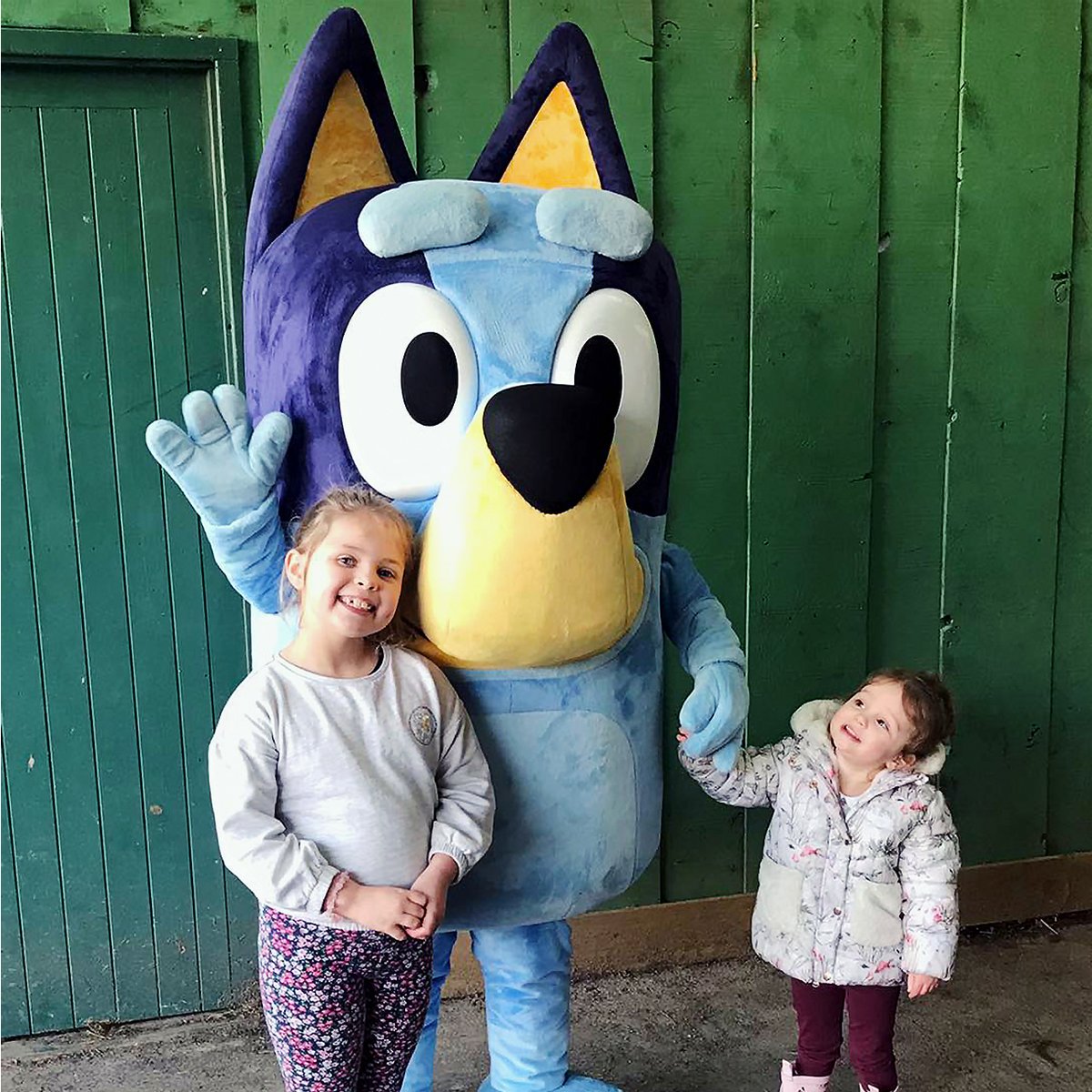 Rainbow Productions (@rainbowmascots) on Twitter photo There's no better way to spend the #Weekend than with everyone's favourite Aussie pup! This Saturday and Sunday, you can catch <a href="/OfficialBlueyTV/">Official Bluey TV</a> as she visits <a href="/Barleylands/">Barleylands Education</a>...Wackadoo!💙🐾
#UKEvents #Bluey #MeetandGreet There's no better way to spend the #Weekend than with everyone's favourite Aussie pup! This Saturday and Sunday, you can catch <a href="/OfficialBlueyTV/">Official Bluey TV</a> as she visits <a href="/Barleylands/">Barleylands Education</a>...Wackadoo!💙🐾
#UKEvents #Bluey #MeetandGreet