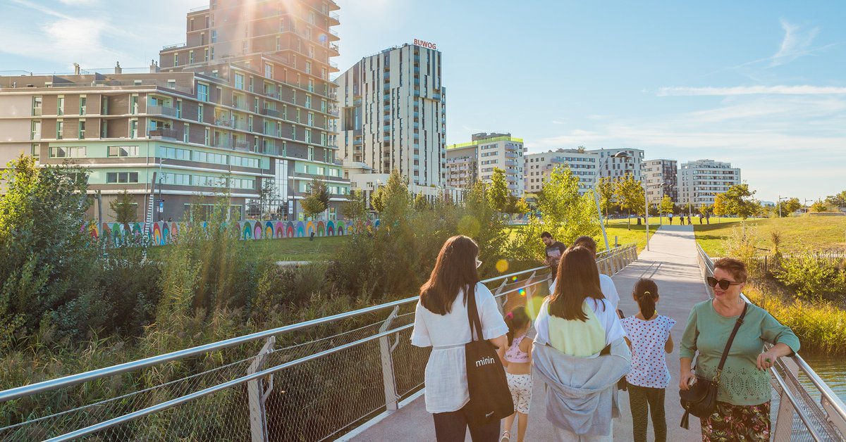 SiemensInfra's tweet photo. In our latest #BuildingsOfTomorrow podcast, we are discussing a fascinating research project known as the Aspern #SmartCity Research.
Learn how partnerships and cross-functional testing is crucial to create a more sustainable tomorrow. πΏ
#BoT #TheInsiders #MultyplyImpact