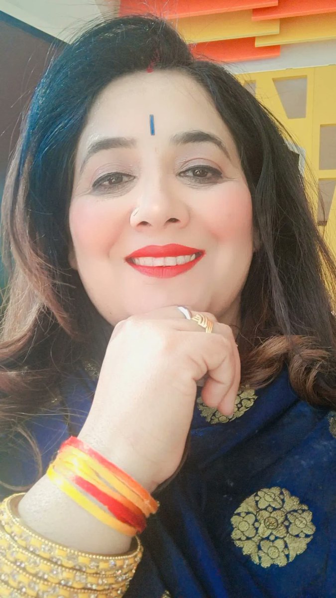 RupaRajput8's tweet photo. मैंने तुमको जन्म दिया 
तुम कहते हो मैं अबला हूँ

राधा मीरा सीता मरियम 
काली हूँ मैं, मैं दुर्गा हूँ

✍️ रुपा राजपूत 

अंतरराष्ट्रीय महिला दिवस की हार्दिक शुभकामनाएं ❣️❣️
#WomensDay #WomenEmpowerment #WomensDay2023 https://t.co/gk72h5FZ9j