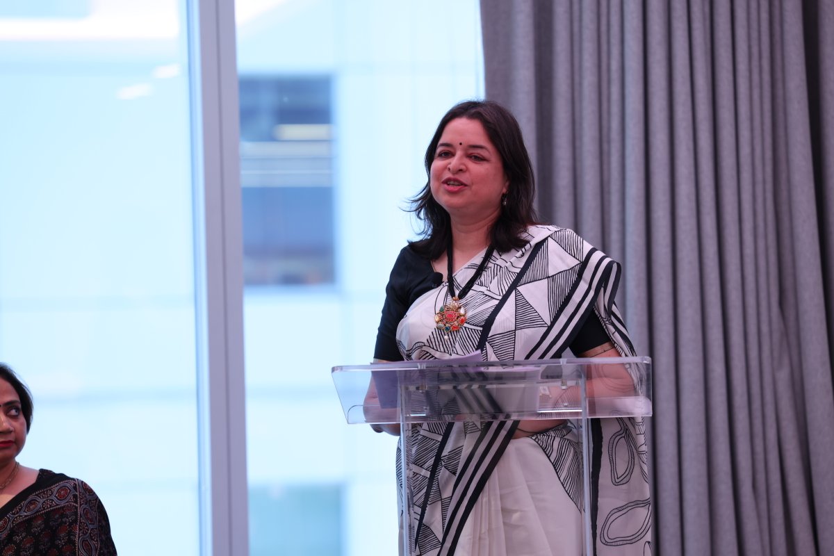 ClimateGroup's tweet photo. This #InternationalWomensDay the #Under2Coalition is showcasing some of the inspiring women driving #climate action across the world. (1/6)

Have a read 👇  https://t.co/E3rufKwnNz