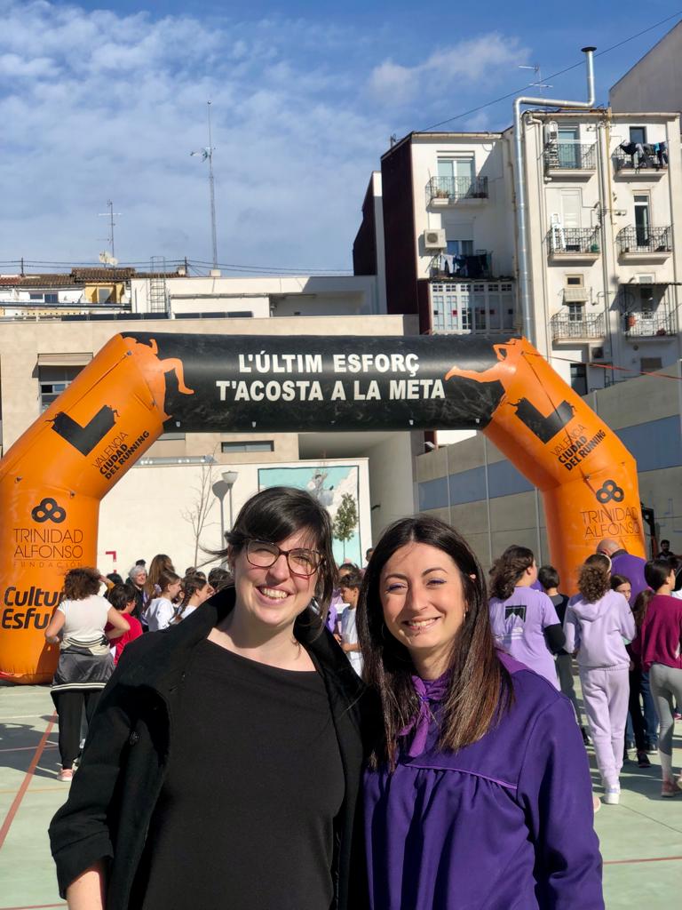 🏃‍♀️🏃💜Hui les nostres criatures han corregut per la igualtat en una carrera molt emotiva al voltant de l'escola, que ha comptat amb el suport de tota la comunitat educativa i de la regidora d'Igualtat de <a href="/AjuntamentVLC/">Ajuntament València</a> <a href="/BeamudLucia/">Lucía Beamud</a> #8M