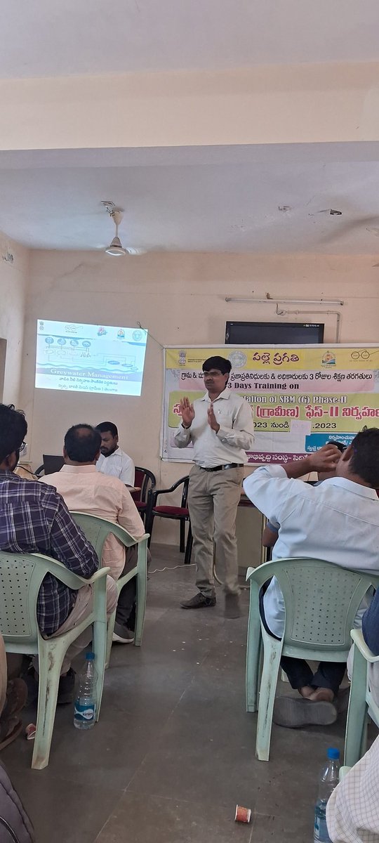swachhasiddipet's tweet photo. #Day1 #SBMGPHASEII Training program for Village level functionaries and public representives, Jagadevpur Mandal, Siddipet. #ODFS #SWM #LWM  #PWM #MHM #FSM sessions are covering. @swachhbharat @MoJSDDWS @TSSBMG @Collector_SDPT @AcSiddipet https://t.co/vSRQ0jyXg4