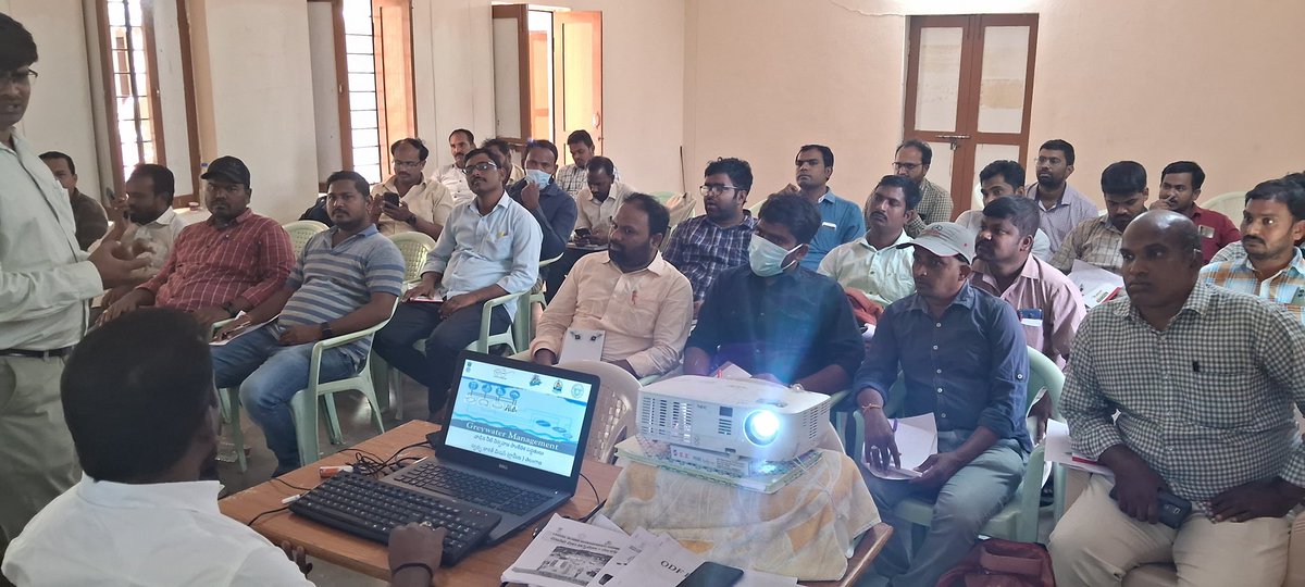 swachhasiddipet's tweet photo. #Day1 #SBMGPHASEII Training program for Village level functionaries and public representives, Jagadevpur Mandal, Siddipet. #ODFS #SWM #LWM  #PWM #MHM #FSM sessions are covering. @swachhbharat @MoJSDDWS @TSSBMG @Collector_SDPT @AcSiddipet https://t.co/vSRQ0jyXg4