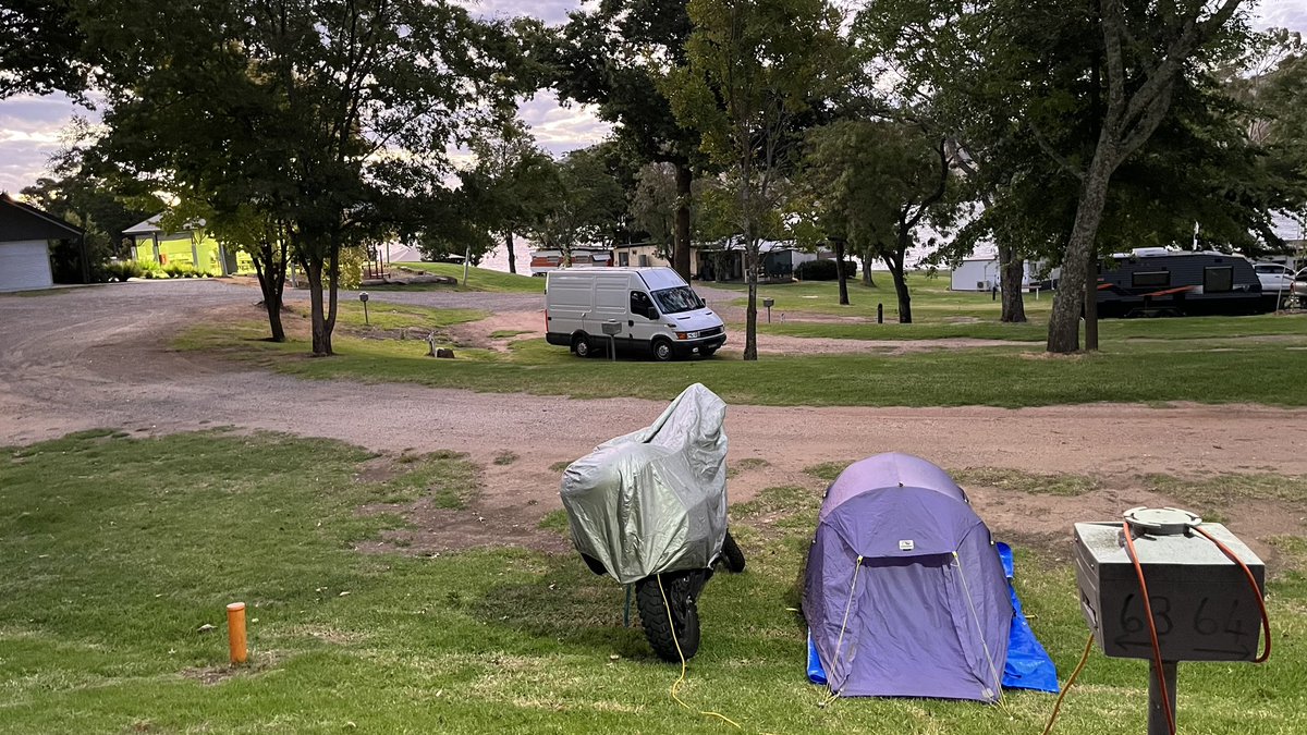 stevefuery's tweet photo. Serenity. After dodging dodgy chargers, still had 15% on arrival at the lake. All plugged/tucked in, ready for day 2 of the @FullyChargedShw  pilgrimage. ⚡️🏍️⚡️

492kms today. Lucky you can’t hear me snoring. 💤 https://t.co/1ojKYNstXx