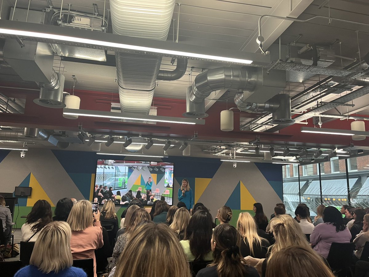 Almost 200 women at <a href="/Microsoft/">Microsoft</a> Reactor London with <a href="/womenofweb3co/">Women of Web3</a> who have put in the most phenomenal event to educate women about working in web3 with our very own @kellyanneperera and <a href="/camillionaire_m/">Camilla McFarland</a>  <a href="/ashumiss/">Ashumiss.eth</a> as panelist’s - huge kudos to <a href="/LaurenWeb3/">Lauren Ingram</a> ! 💫