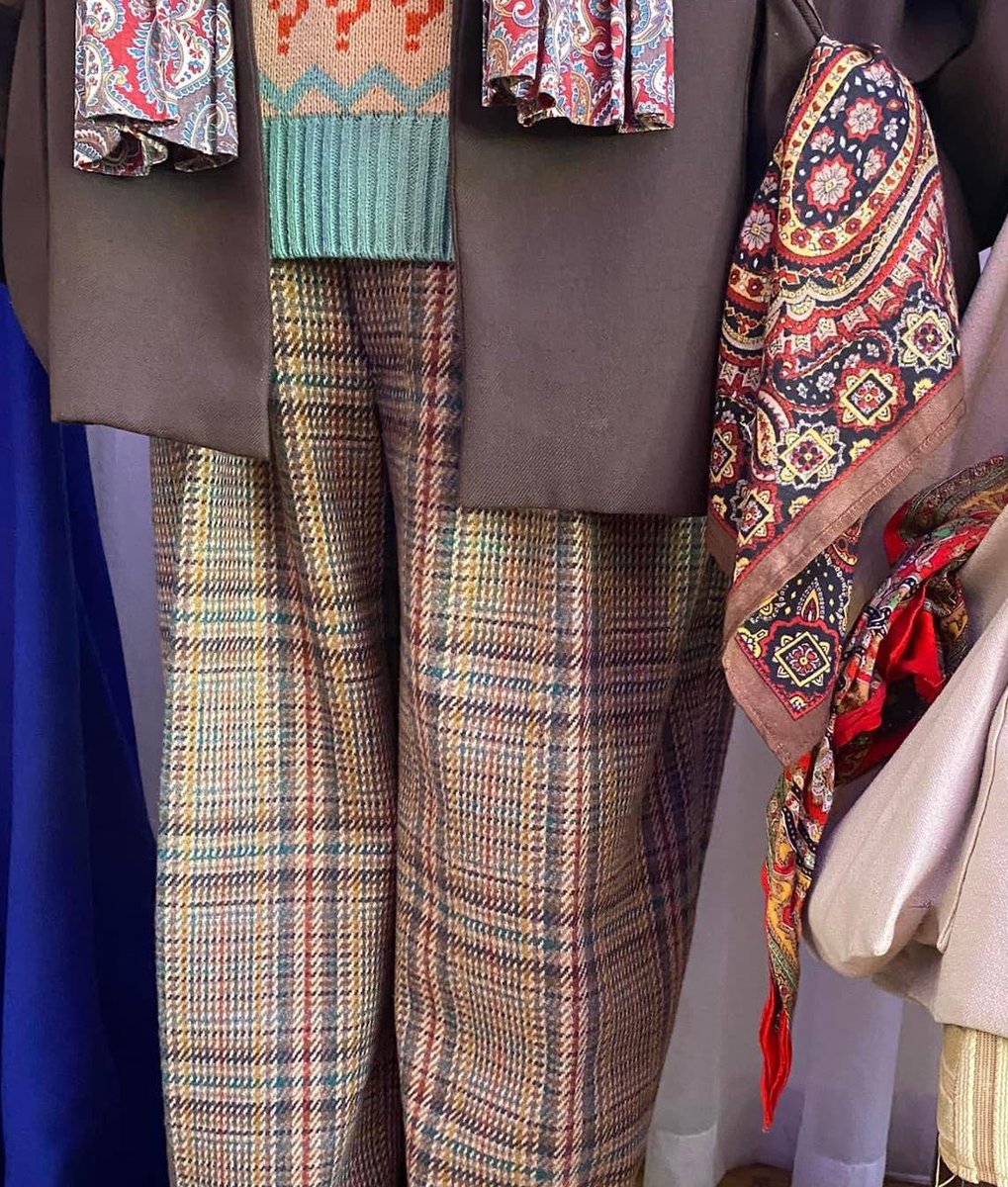 tpdbeech's tweet image. Finishing touches this week for my S26 7th Doctor outfit for #Valiant2023! 

Needed to curl up the brim of my hat for the longest time &amp;amp; thanks to my dad @Dasvadervan we’ve had an ingenious method! Up next we need the button hole on the lapel &amp;amp; the bandanna &amp;amp; hanky in the pocket!