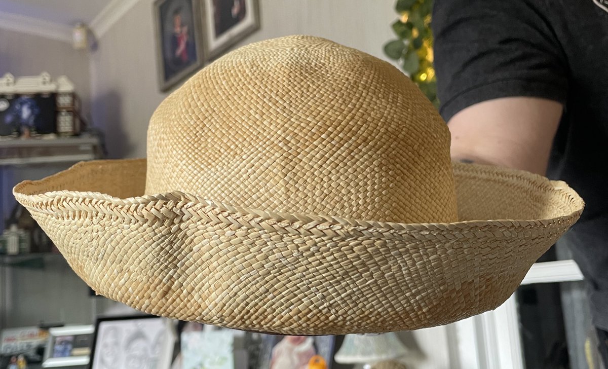 tpdbeech's tweet image. Finishing touches this week for my S26 7th Doctor outfit for #Valiant2023! 

Needed to curl up the brim of my hat for the longest time &amp;amp; thanks to my dad @Dasvadervan we’ve had an ingenious method! Up next we need the button hole on the lapel &amp;amp; the bandanna &amp;amp; hanky in the pocket!