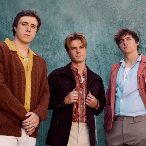 MusicNewsWeb's tweet image. Tors share new track + live dates - #Torsband @TheTorsBand #Tors #tickets #tour #buytickets #gigtickets #tourtickets #tourtickets #instatickets dlvr.it/SkYK6N