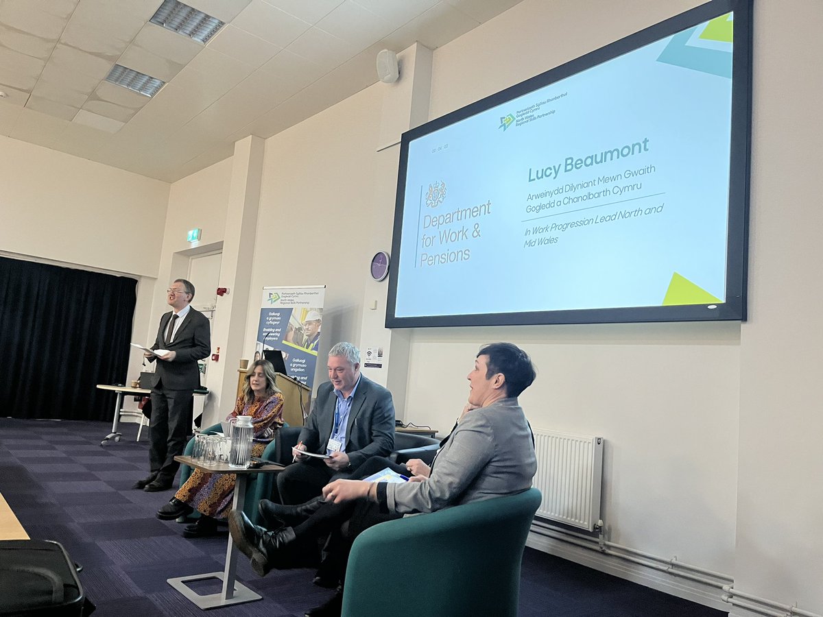 Such an informative #empoweringNorthWales @skillsNorthWales conference, so many opportunity, how do we help people navigate them all?   Such #collaboration opportunities in the room for <a href="/WeMindTheGapUK/">WeMindTheGap</a>