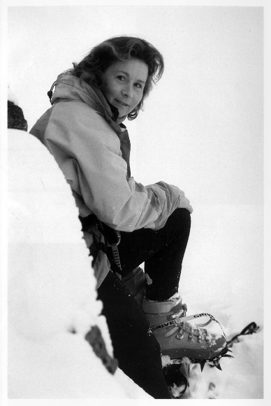 For #InternationalWomensDay I explore the life of Alison Hargreaves one of Britain’s greatest female mountaineers.

It was the hardest piece I’ve written in the Herstory series on women's climbing and mountaineering for <a href="/UKClimbing/">UKClimbing</a> 

Thread 🧵