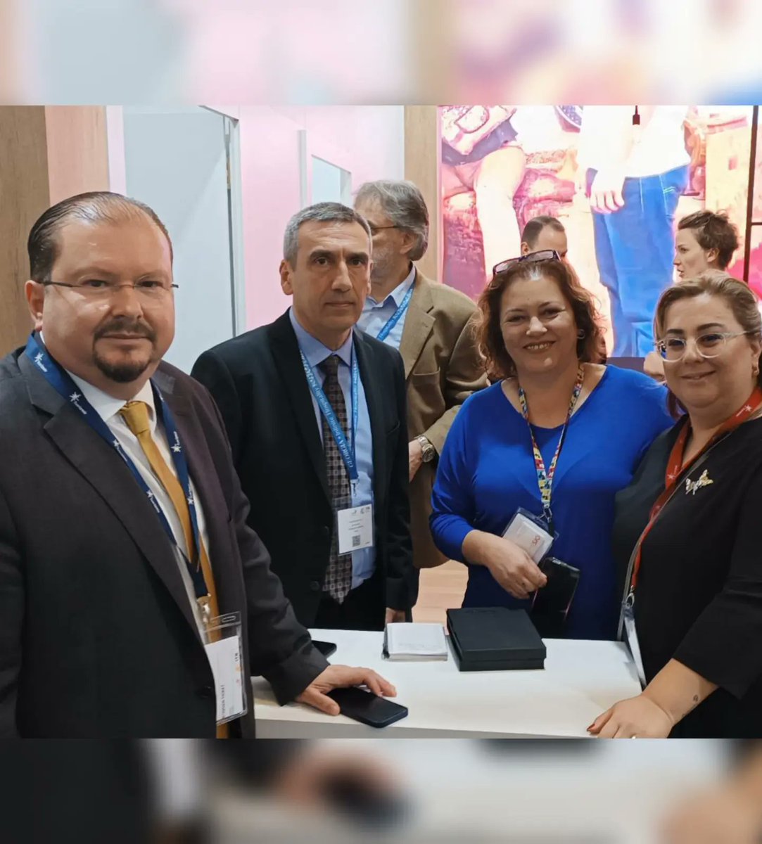 cesmecomtr's tweet photo. Berlin'de 54.sü düzenlenen ITB Turizm Fuarı'na ÇEŞTOB Yönetim Kurulu Başkan Yardımcımız Orhan Belge, Yönetim Kurulu Üyelerimiz Ebru Tuğgan ve dernek saymanımız Halil Yeni katılım göstermiştir. @orhanbelgee @etuggan @halilyeni @cestob 
.
.
 #cesme #izmir #türkiye #turizm #fuari https://t.co/ZgSzYFI7Pv