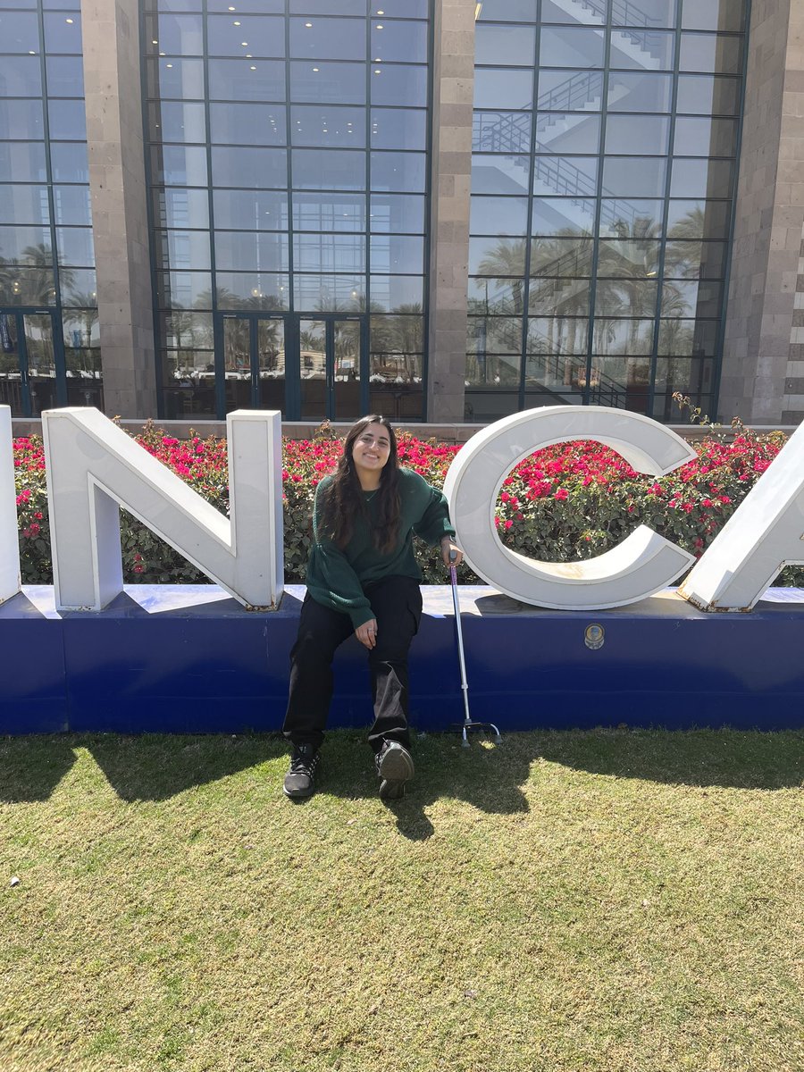 sarahkandill's tweet image. Do you know where Sarah's favourite hangout spot on campus is? She chooses to spend her time right behind the library, as it is "located in the middle of campus so it is close to all buildings at once!" #JRMC2202  #JRLweb.