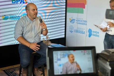 • Buenas Prácticas Agropecuarias: se lanzó la 7° edición del Programa • 

🌾 Durante la primera jornada de Expoagro, el ministro Busso presentó la nueva edición del Programa de BPAs.

▶️ agroyalgomas.com.ar/buenas-practic…