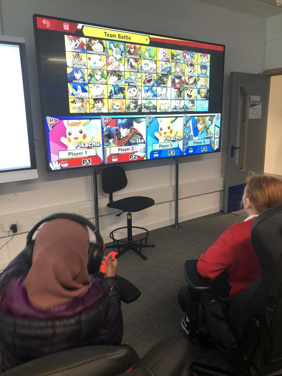 MarkMcCreadyUK's tweet photo. Last Friday was #SmartStems week at
@Glasgow_Clyde's Cardonald campus.
I had the privilege of introducing lovely primary schools students visiting the college to our Esports Workshop โ๏ธ
Creating their teams and logos then competing in a Smash Bros. Ultimate tournament! ๐ฎ https://t.co/VaxJpAj4KY