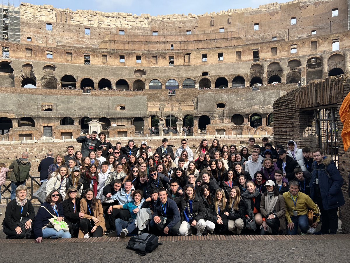 KoldoBhi's tweet photo. Bi urteren ondoren Italiara itzuli gara! 
Despues de dos años hemos vuelto a Italia. #2batx  #ikasbidaia #errenteria #lezo #oiartzun https://t.co/Td2Z8250CY
