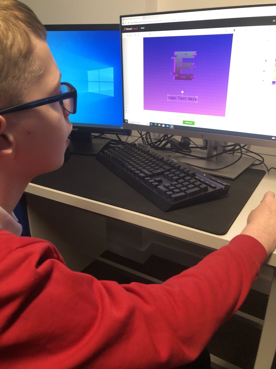MarkMcCreadyUK's tweet photo. Last Friday was #SmartStems week at
@Glasgow_Clyde's Cardonald campus.
I had the privilege of introducing lovely primary schools students visiting the college to our Esports Workshop โ๏ธ
Creating their teams and logos then competing in a Smash Bros. Ultimate tournament! ๐ฎ https://t.co/VaxJpAj4KY