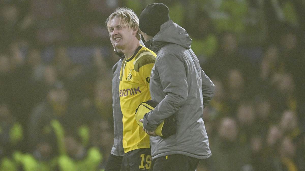germannewss's tweet photo. BVB-Schock beim FC Chelsea: Julian Brandt nach fünf Minuten verletzt ausgewechselt

Watch Full Video:-https://t.co/DDwFmuK0kJ https://t.co/iapQvsHq68