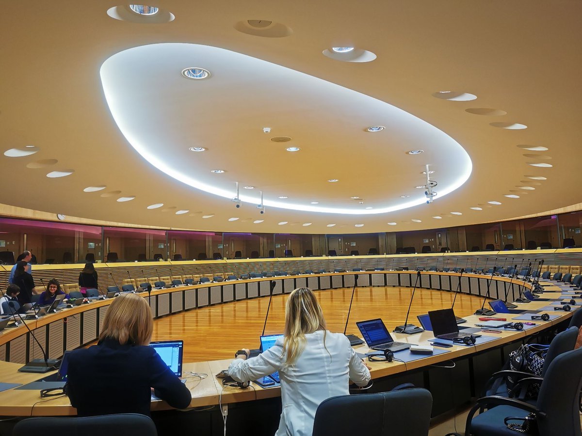 Getting ready to start soon, follow the lifestream at 
audiovisual.ec.europa.eu/en/ebs/live/2
to tune in the 1st European Female Entrepreneurship Summit 
#EuropeanFemaleFounders  #WomenFounders #Entrepreneurs #Europe #innovation