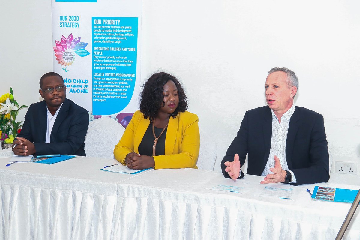 SosLeone's tweet photo. The Management team of @soscvWCNA meets in Sierra Leone to redefine it's 5 years strategy to better support national associations in the 20 Countries in the West, Central and North Africa Region. @SosLeone  is pleased to host this all important meeting. https://t.co/qRD04W3Y5j