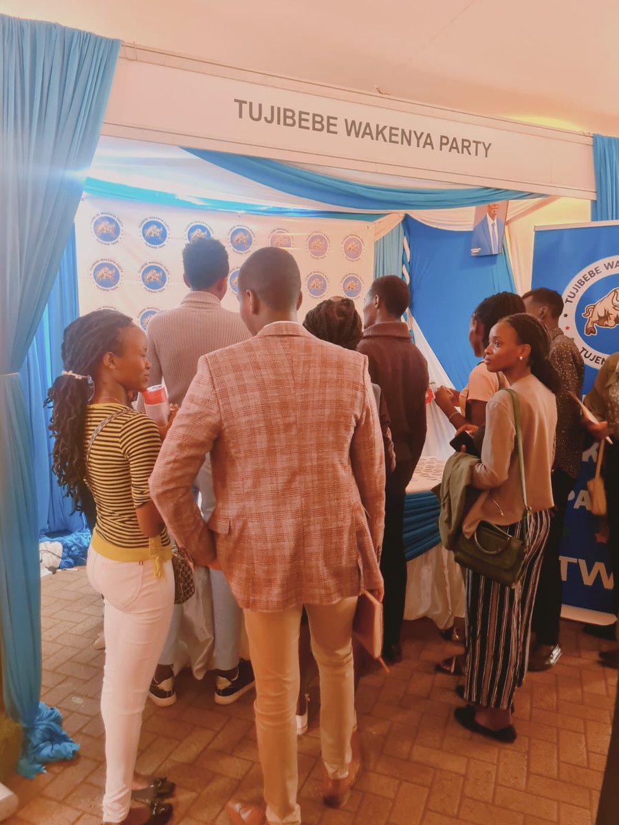 Tujibebeparty's tweet photo. Members of the Public Interact with @Tujibebeparty  Secretariat at the Ongoing People's Dialogue Festival taking place at the Museums of Kenya. https://t.co/LDMXIgNAj0