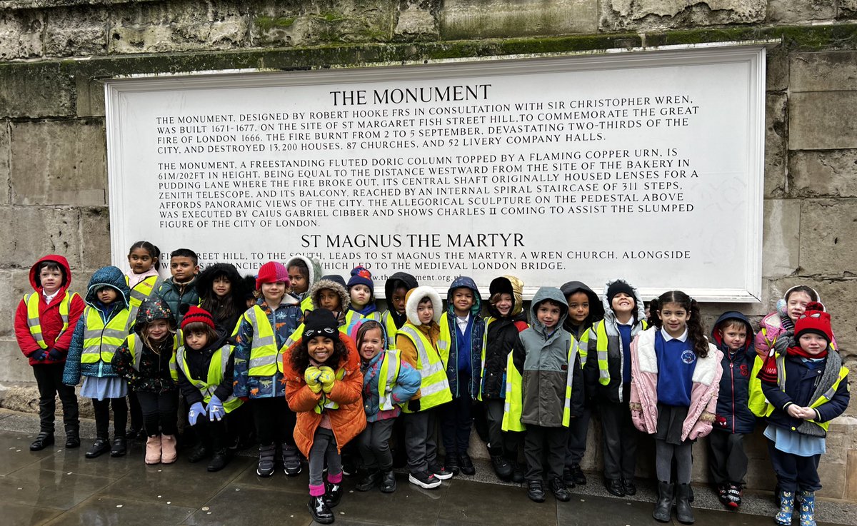 ShacklewellE8's tweet image. We are historians! 

The weather didn’t stop Year 1 visiting The Monument, Pudding Lane and St Magnus the Martyr to learn more about the Great Fire of London . 

#NWFed