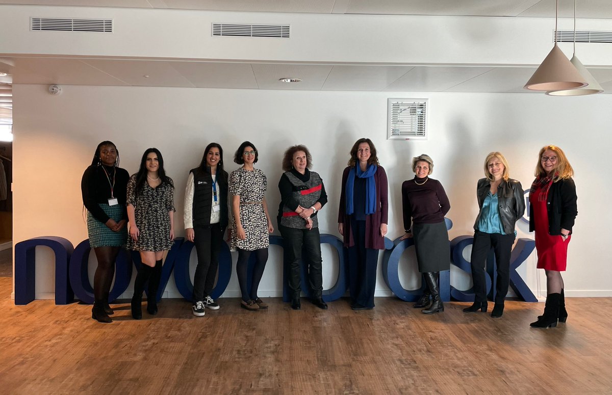 Femmes de science : elles font le lien entre la recherche et la communauté scientifique académique française ; elles sont des interlocutrices des médecins qui mènent les essais cliniques et sont à l’écoute des besoins des patients. ♀️

#JourneeDesDroitsDesFemmes