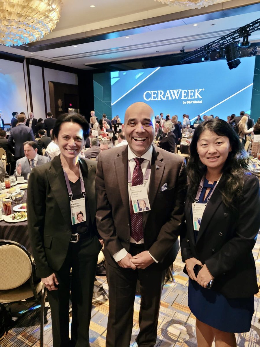 Valerie Baraban (@valeriebaraban) on Twitter photo <a href="/CERAWeek/">CERAWeek</a> C’est maintenant et c’est à <a href="/HoustonTX/">City of Houston</a> : le Davos de l’énergie. La plateforme mondiale des CEO et ministres: transition énergétique, sécurité des approvisionnements, marchés, innovation, géopolitique, renouvelables <a href="/francediplo/">France Diplomatie 🇫🇷🇪🇺</a> <a href="/Cskeete/">𝘾𝙝𝙧𝙞𝙨𝙩𝙤𝙥𝙝𝙚𝙧𝙎𝙠𝙚𝙚𝙩𝙚</a> <a href="/CERAWeek/">CERAWeek</a> C’est maintenant et c’est à <a href="/HoustonTX/">City of Houston</a> : le Davos de l’énergie. La plateforme mondiale des CEO et ministres: transition énergétique, sécurité des approvisionnements, marchés, innovation, géopolitique, renouvelables <a href="/francediplo/">France Diplomatie 🇫🇷🇪🇺</a> <a href="/Cskeete/">𝘾𝙝𝙧𝙞𝙨𝙩𝙤𝙥𝙝𝙚𝙧𝙎𝙠𝙚𝙚𝙩𝙚</a>