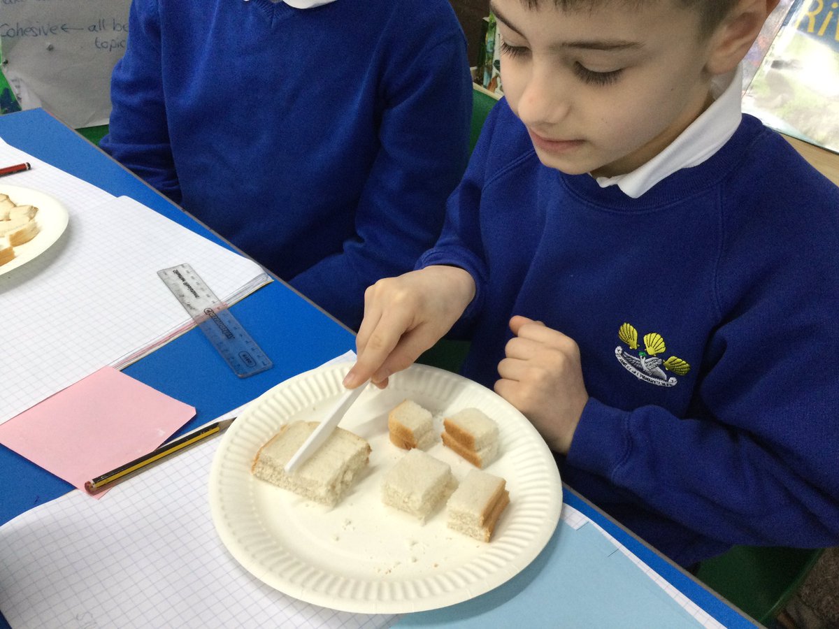 Y4StJamesNN5's tweet photo. 4R have been investigating fractions… https://t.co/lLZMM3bcej