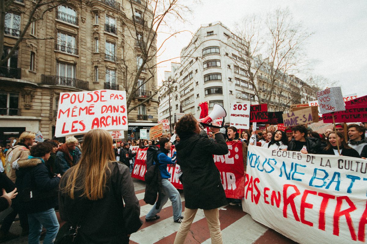 ensaplvenlutte's tweet photo. ENSA PLV EN LUTTE 
Manifestation du 7 Mars 
#ensaenlutte https://t.co/46L9h2oYlV