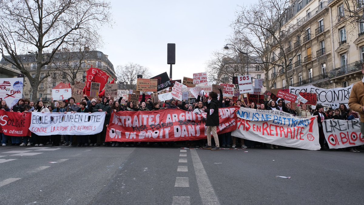 ensaplvenlutte's tweet photo. ENSA PLV EN LUTTE 
Manifestation du 7 Mars 
#ensaenlutte https://t.co/46L9h2oYlV