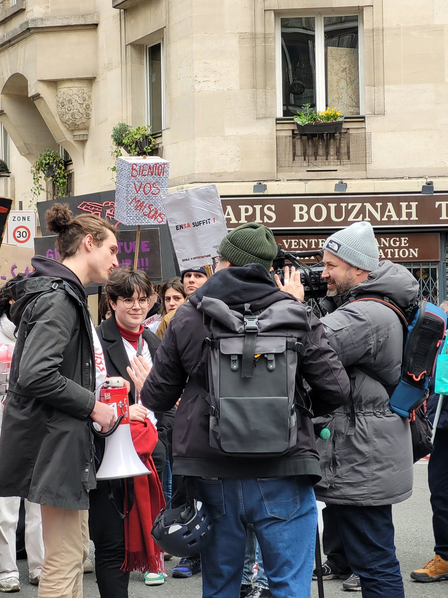 ensaplvenlutte's tweet photo. ENSA PLV EN LUTTE 
Manifestation du 7 Mars 
#ensaenlutte https://t.co/46L9h2oYlV