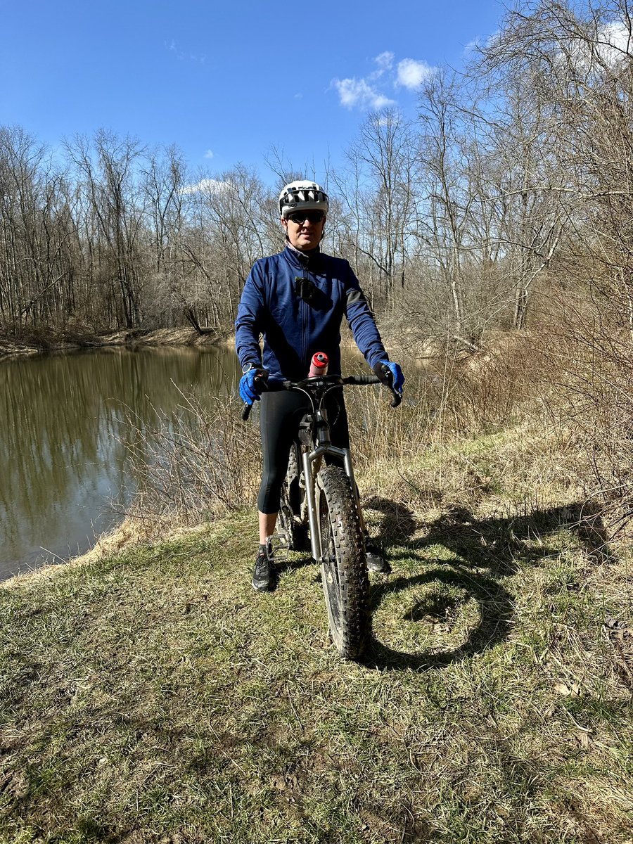FitLabDeepCreek's tweet photo. #WellnessWednesday #FitTip from #FitLabPGH (link below): Take a break from your #movement routine &amp; make time to Just Explore. Try a different trail or a new location 
#JustExplore #ExploreMore #MoveMore #PlayMore #JustMove 

https://t.co/eUbct4xdmo https://t.co/1dybw030hW