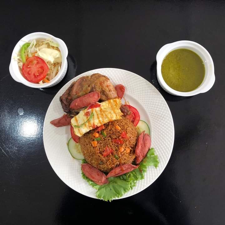 enijerestaurant's tweet photo. It's good to eat the best😋😍

Enije Restaurant is the place to get your delicious Jollof Rice😋🤗

#therealtasteofhappiness 
#ghanafood
#ghfood
#accrafoodie https://t.co/UjwKTt0PKB