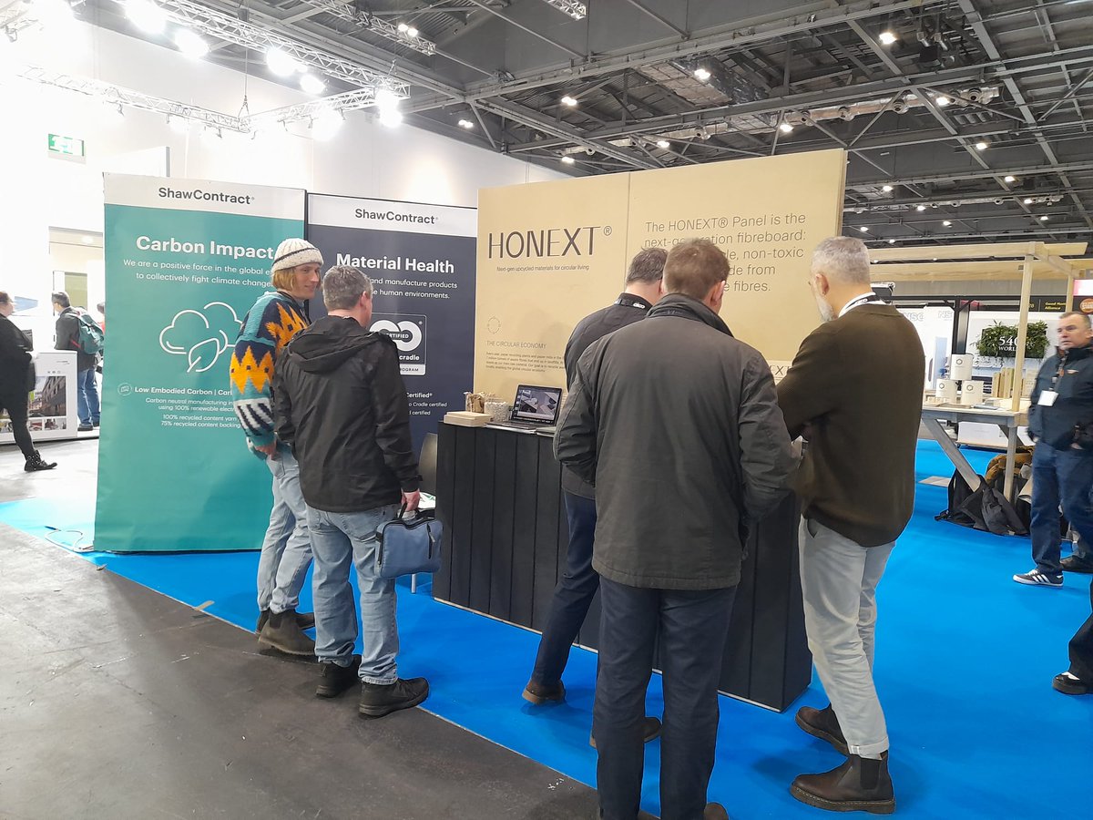 OFECOMELondres's tweet photo. 🏗️🧱 Hoy estamos visitando la feria @FuturebuildNow que se centra en la construcción sostenible ♻️. Este año ha contado con la participación de la empresa española:
👉#Honext (H26), fabricante de un material natural y reciclable.
¡Pásate a conocer su oferta! https://t.co/QU3zwYiD3h