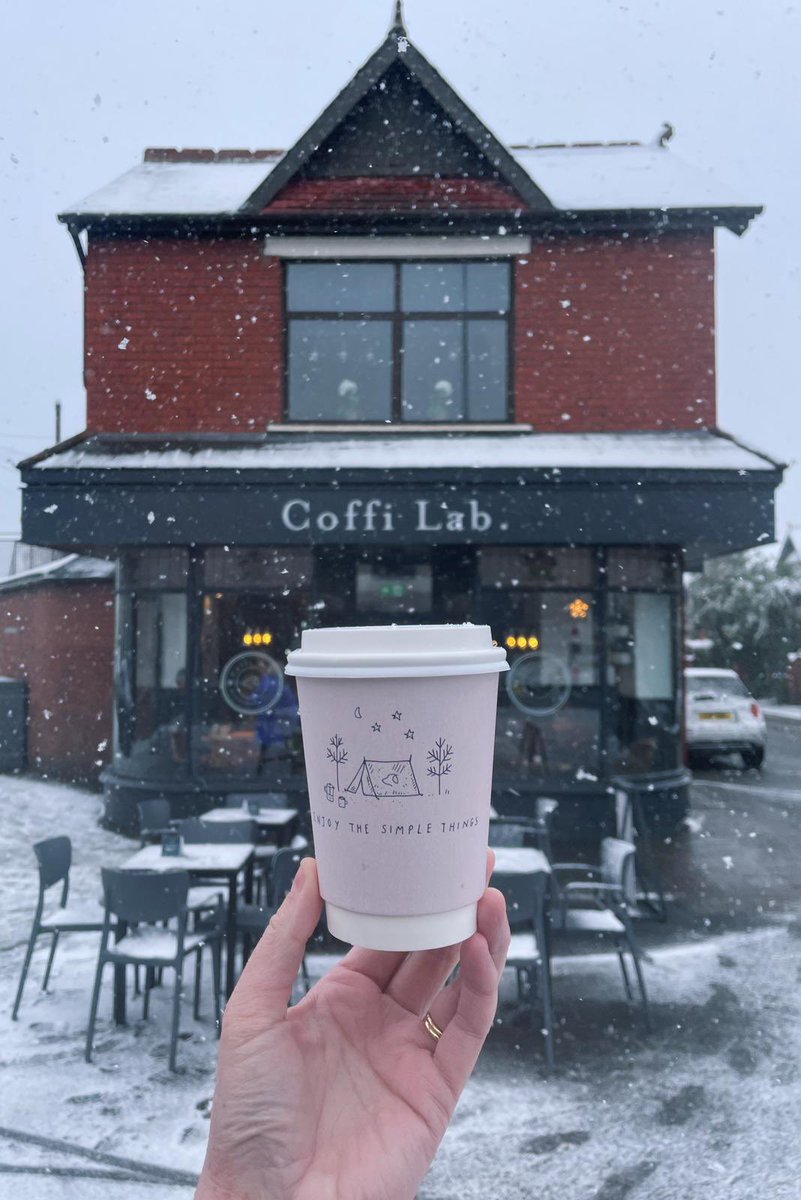 coffilab's tweet photo. Name a more perfect combo than a snow day and hot chocolate โฆ Weโll wait! โ๏ธ
#snowday #coffilab #hotchocolate #cardiff #cardiffcoffee #coffilabwhitchurch #dogfriendlycoffeeshop #cardifffoodie #enjoythesimplethings https://t.co/ois8prBHb1