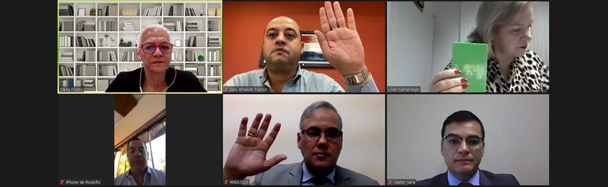 SenadoresPy's tweet photo. La  Comisión de @rreesenadopy  , presidida por senadora  @liliansamaniego , se reúne de manera virtual. Participan los integrantes @ArnaldoFrancoPY @ro_friedmann @BlasLlanoPy @carlosgzb @JuanAfara 

📺En vivo 👇🏻
https://t.co/1BNTx17aMZ https://t.co/FRIQddYDX1