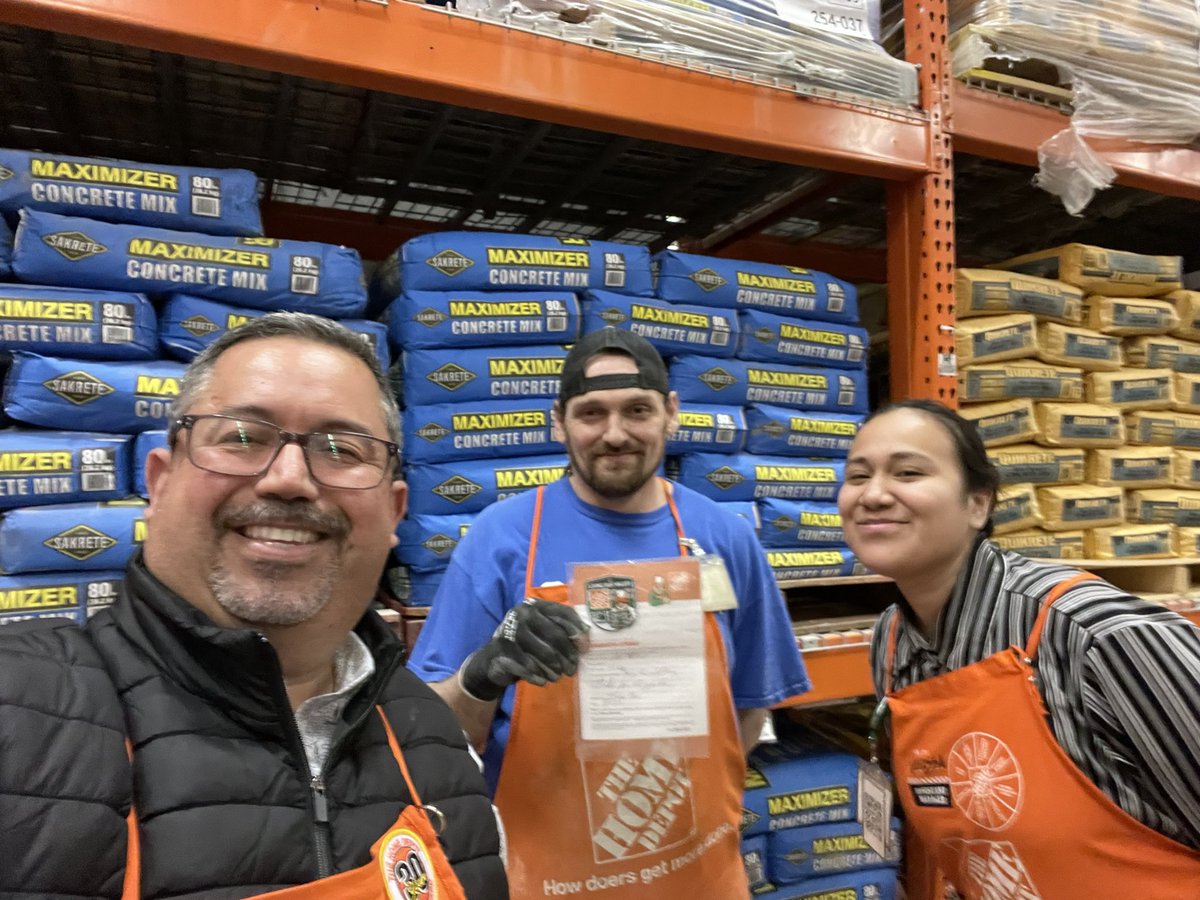 Thanks to Lee and our freight team for making sure D22 is ready for business every morning!! <a href="/SMaurice2/">Sally Maurice</a> <a href="/KaliTerryTHD/">Kali Terry-DHRM D137</a> @6562vanessa