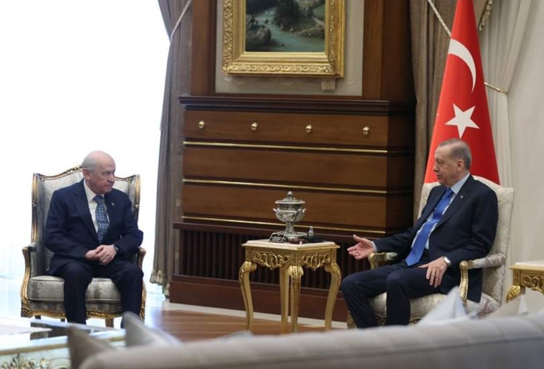 Genel Başkanımız Sayın Devlet BAHÇELİ, Cumhurbaşkanımız Sayın Recep Tayyip ERDOĞAN ile Cumhurbaşkanlığı Külliyesinde bir araya geldi.