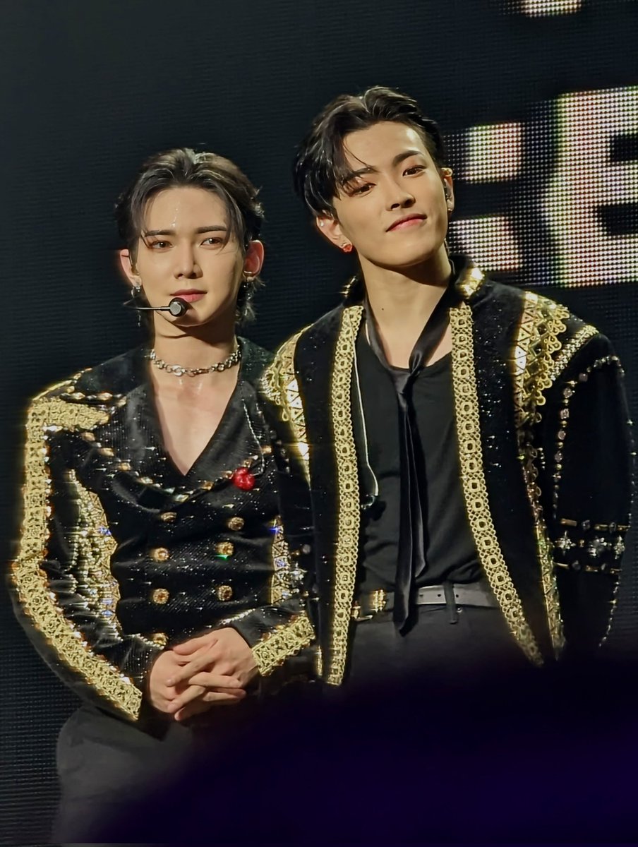 mummymayhem23's tweet photo. More Random photos❤️
#ATEEZ #EHtiny https://t.co/bXEm16tvhn
