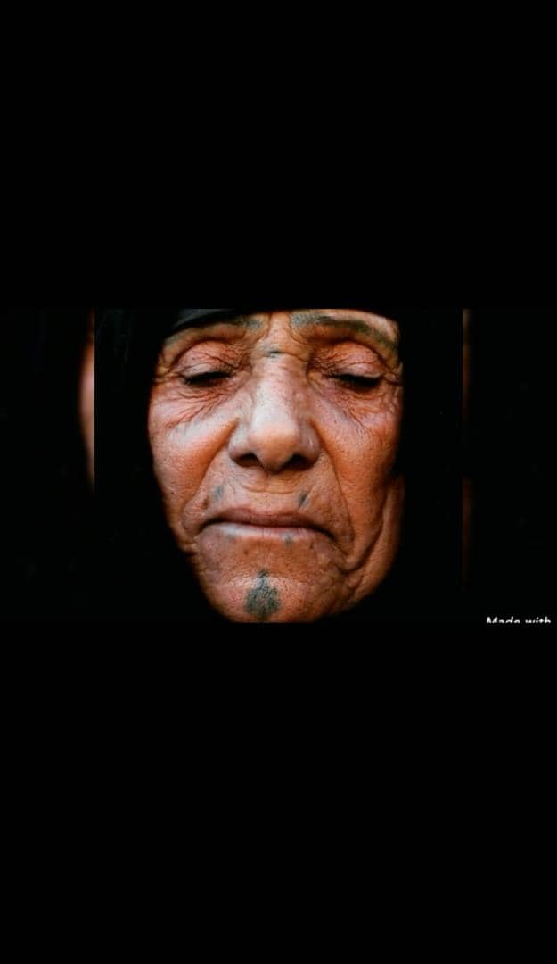 إلى المرأة الأهوازية التي إحتضنت جذوع النخلة و أثمرت للوطن رغم المحن و الآلام و صمدت امام كل من أراد إبتعادها عن هويتها و صرخت قائلة لن تستطيعوا قلع صمودي.
تحية إلى كل أهوازية مناضلة على إمتداد خارطة الوطن
#اليوم_العالمي_للمرأة