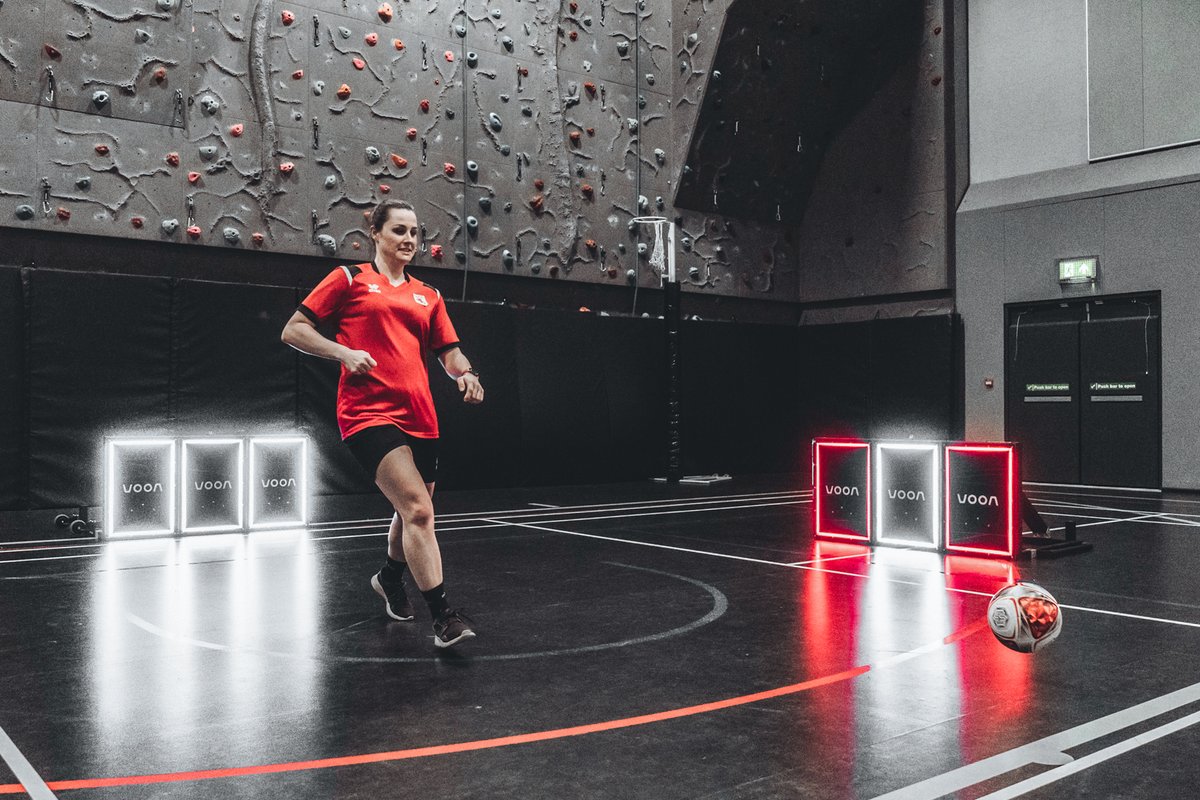 VoonSports's tweet photo. ¡La clave del éxito es la constancia en la práctica! 💪🏽🎯 Las chicas del @Colne_FC se están enfocando en mejorar su técnica individual con nuestros increíbles reboteadoras tecnológicos.🙌⚽️

#8M2023 #DíaInternacionalDeLaMujer #TechnologyForTraining #VoonSports #InspirePerformance https://t.co/eNNCUGBN1O