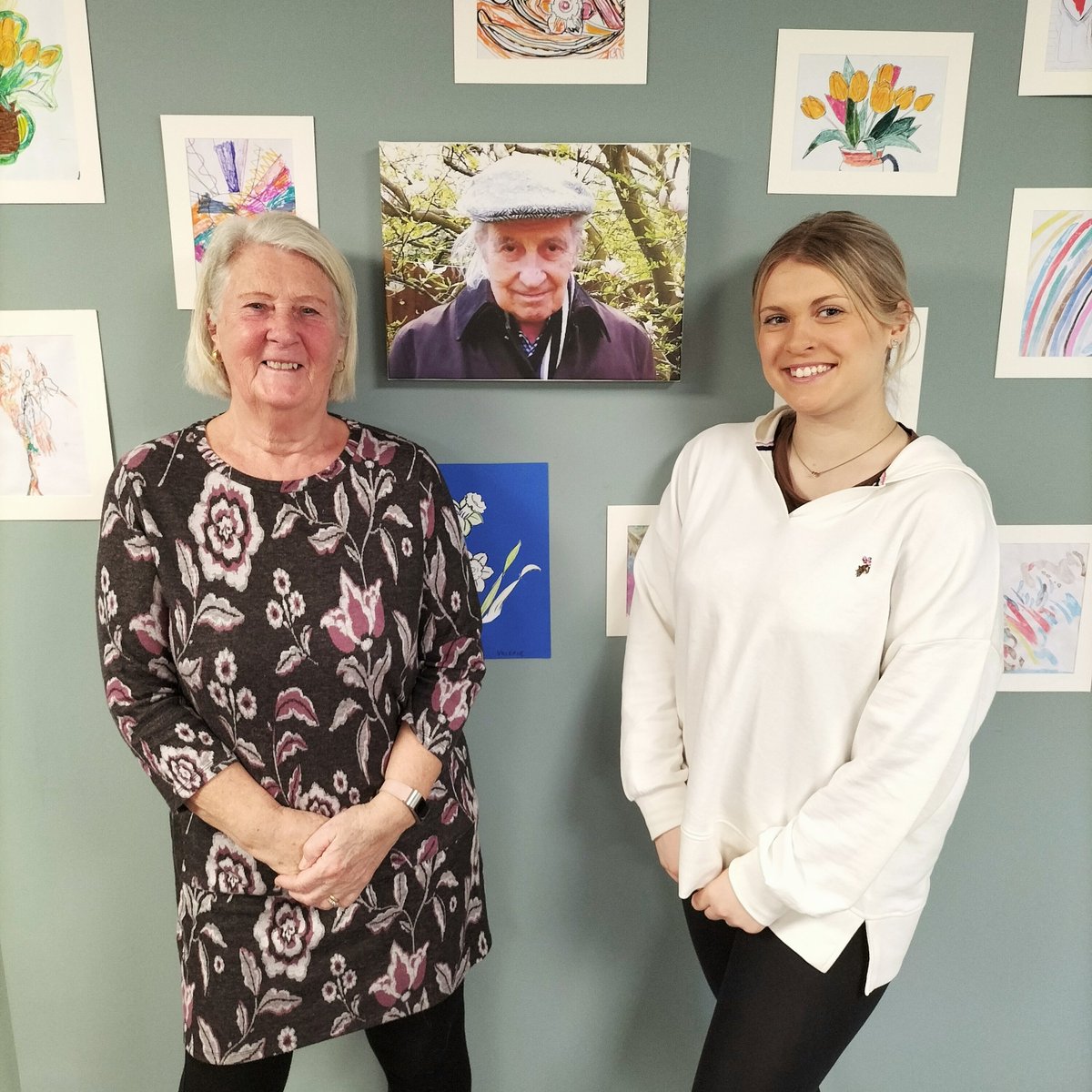 terrysplacechi's tweet photo. 🙌❤️ Volunteer appreciation post! ❤️🙌

As a charity we rely on the help of our wonderful volunteers, here are Shirley and Kerry who very kindly give their time to help us out at Terry’s Place.

#thanks #volunteer #Chichester https://t.co/Im9YBTbD6A