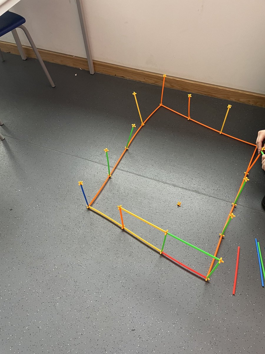 pentrescience's tweet image. Pupils getting inventive with their shelters today! @STEMLearningUK @stem