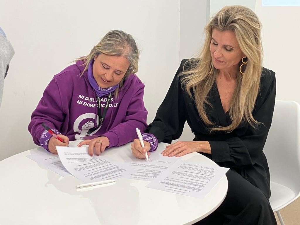 Avui hem signat amb Pronovias Group un acord pioner en mesures de conciliació i corresponsabilitat, impulsat per #CCOO, que s'anticipa a la futura llei de famílies i suposa una millora en relació amb el Conveni de la indústria tèxtil
#8M

ccoo.cat/industria/noti…