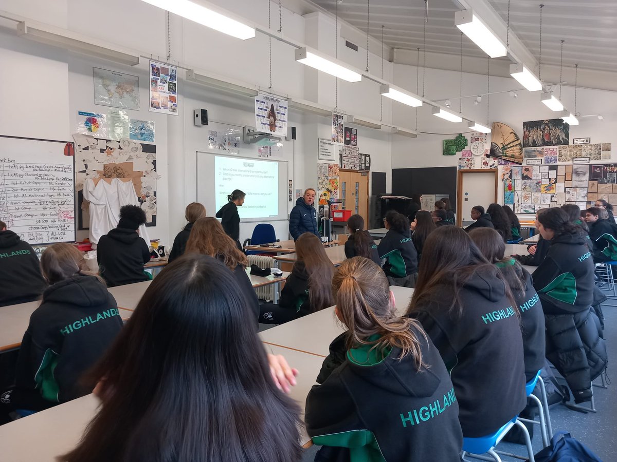 What an incredible day as we had the honour of welcoming professional footballer Gemma Davison to our school! She not only led an inspiring training session for our students but also shared her story of hard work and perseverance. #IWD2023 <a href="/gemmadavison07/">Gemma Davison</a> #WomenInSport