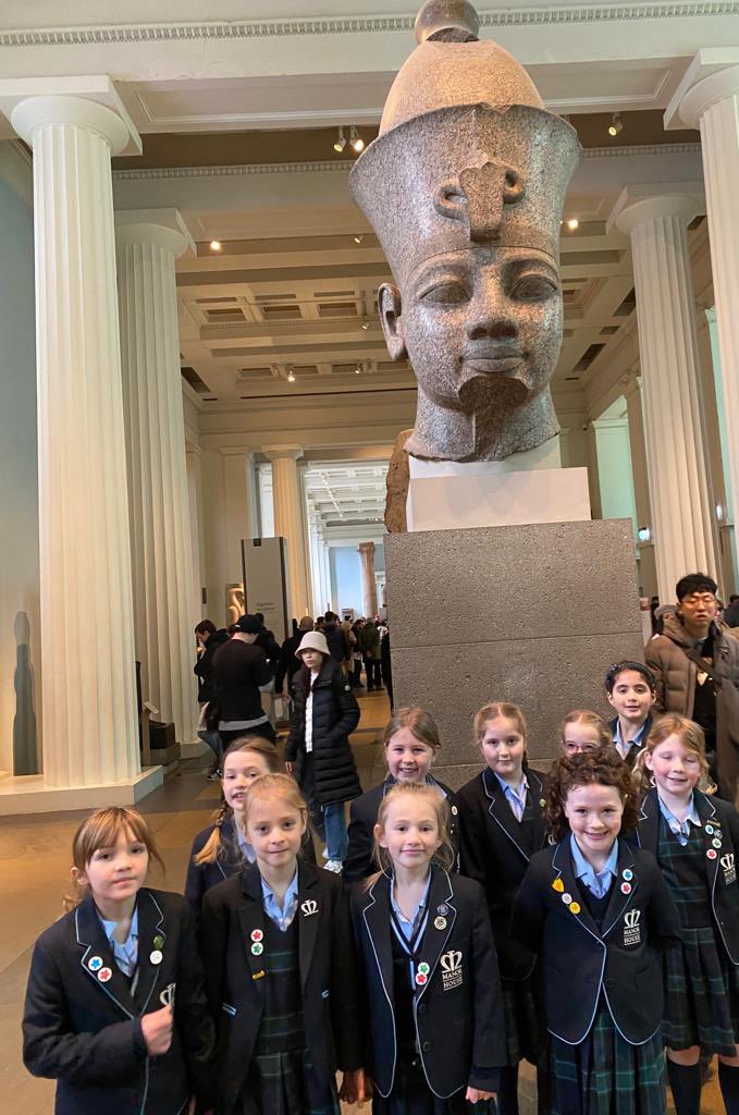 ManorHseSchool's tweet photo. On our way the incredible Ancient Egyptian artefacts caught our attention. Year 3 found these so interesting.#ALoveofLearning https://t.co/ntb0JnqbEL
