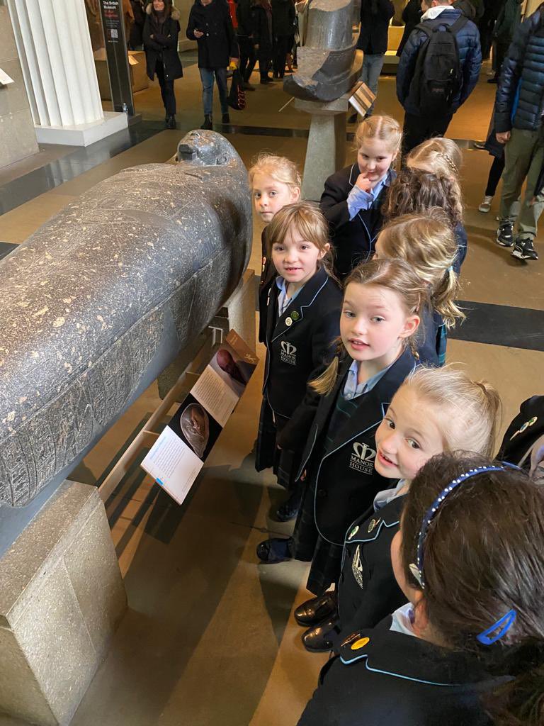 ManorHseSchool's tweet photo. On our way the incredible Ancient Egyptian artefacts caught our attention. Year 3 found these so interesting.#ALoveofLearning https://t.co/ntb0JnqbEL