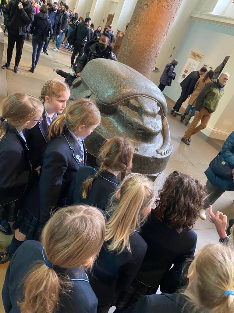 ManorHseSchool's tweet photo. On our way the incredible Ancient Egyptian artefacts caught our attention. Year 3 found these so interesting.#ALoveofLearning https://t.co/ntb0JnqbEL